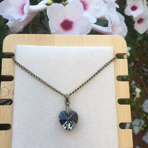 Reversible Black Diamond + Iridescent Oil Spill Rainbow Crystal Heart Necklace - Picture 3 of 11